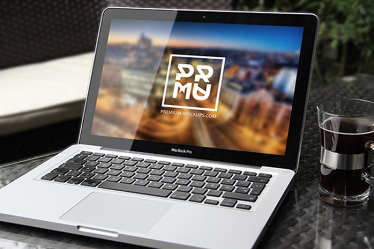 Free Macbook PSD Mockup